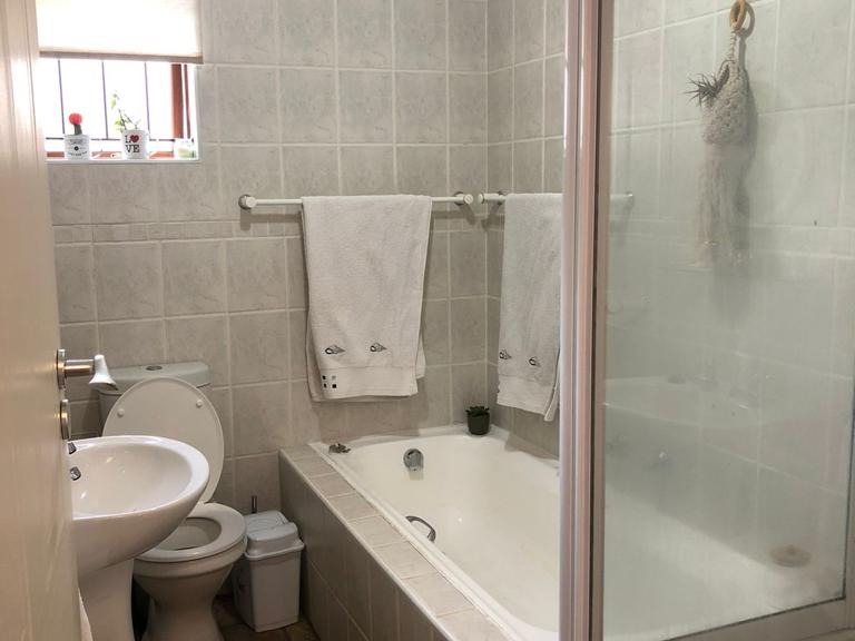 To Let 2 Bedroom Property for Rent in Table View Western Cape